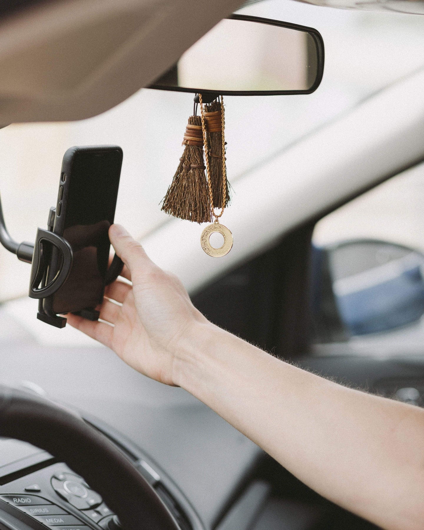 Support de porte-auto Qamar Duaa