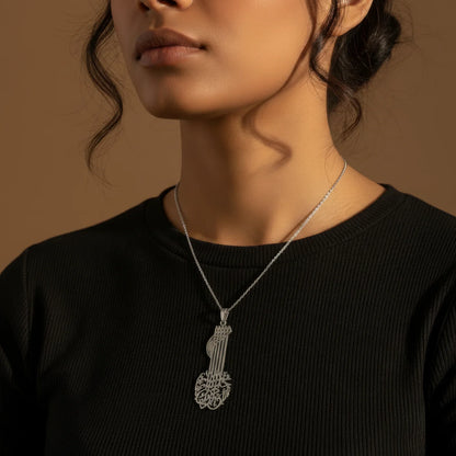 Collier en Script Divin Qamar