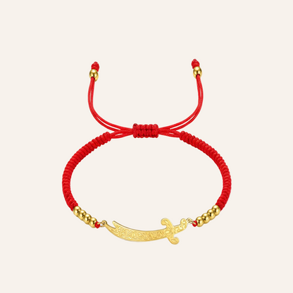 Bracelet rouge Qamar Zulfiqar